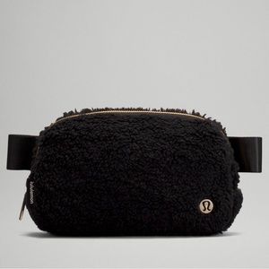 Lululemon Black Sherpa Everywhere Belt Bag